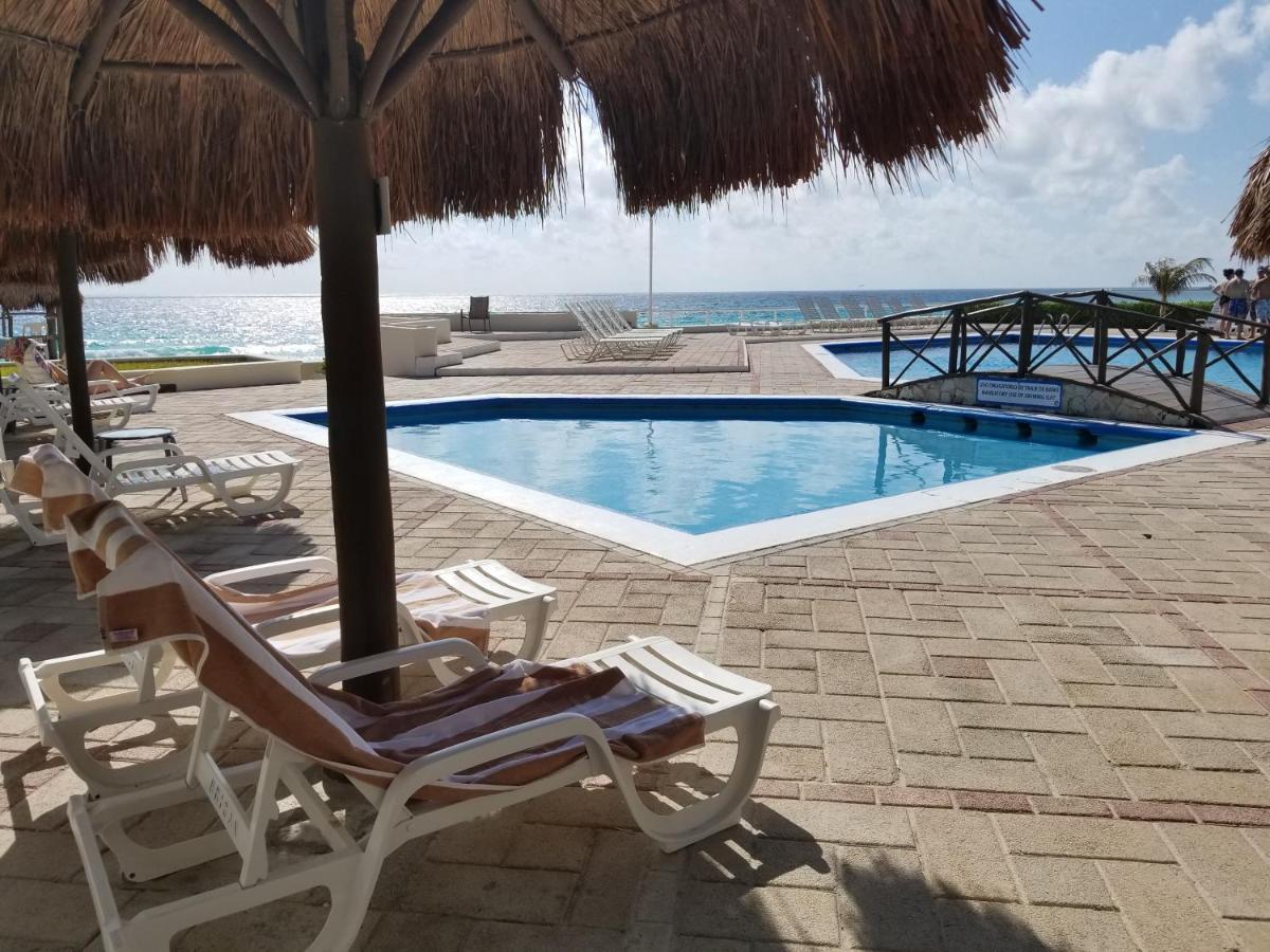 Ocean View Three Bedroom, Three Story Penthouse By The Beach Cancún Zewnętrze zdjęcie