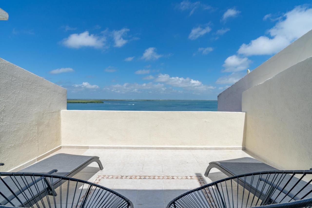 Ocean View Three Bedroom, Three Story Penthouse By The Beach Cancún Zewnętrze zdjęcie