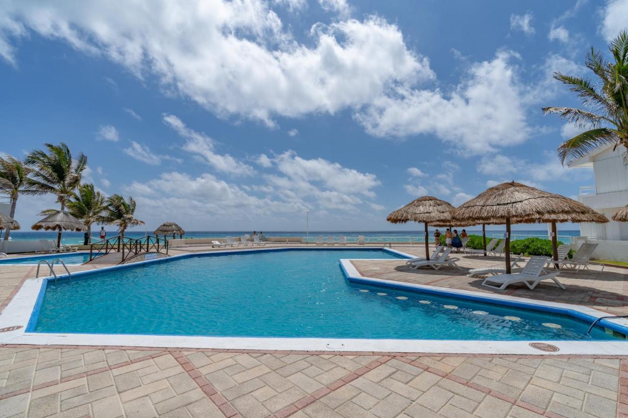 Ocean View Three Bedroom, Three Story Penthouse By The Beach Cancún Zewnętrze zdjęcie