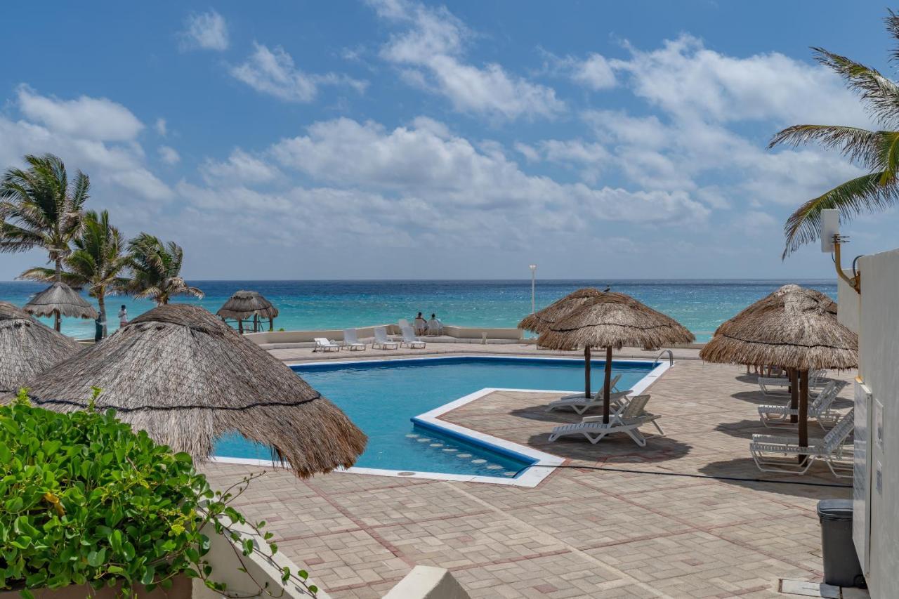 Ocean View Three Bedroom, Three Story Penthouse By The Beach Cancún Zewnętrze zdjęcie